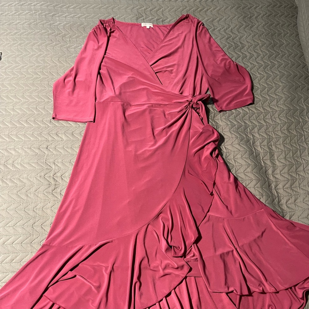 Kiyonna Whimsy Wrap Dress
Color:Magenta
Size:2X (US Women's 18-20)